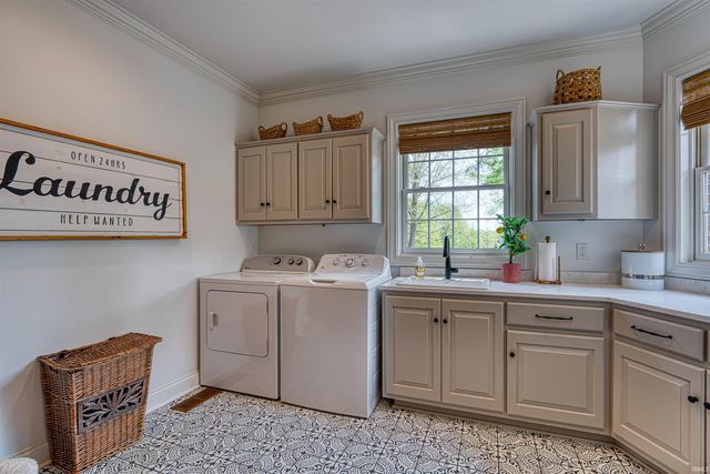 5800 Temper Trail Court, Evansville, IN 47720