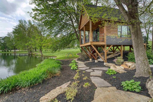 5800 Temper Trail Court, Evansville, IN 47720