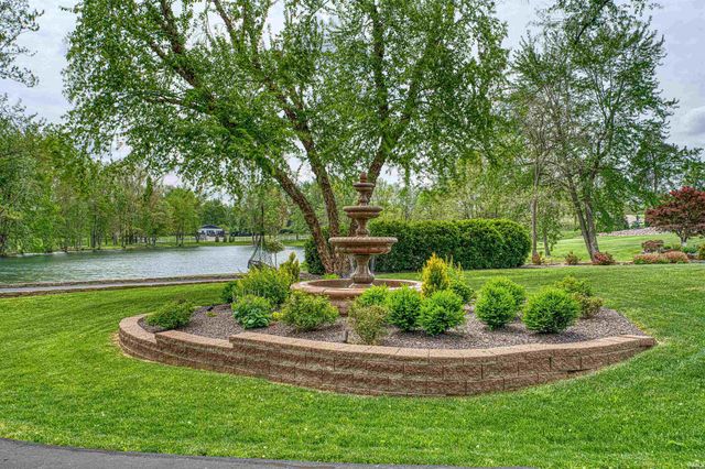 5800 Temper Trail Court, Evansville, IN 47720