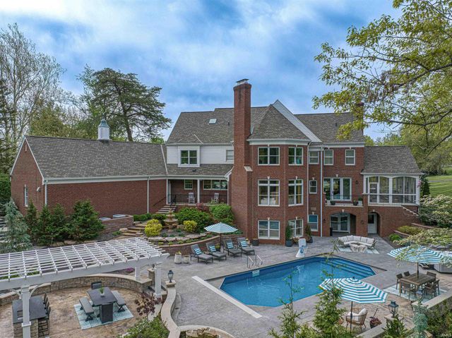 5800 Temper Trail Court, Evansville, IN 47720