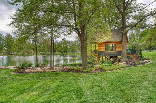5800 Temper Trail Court, Evansville, IN 47720