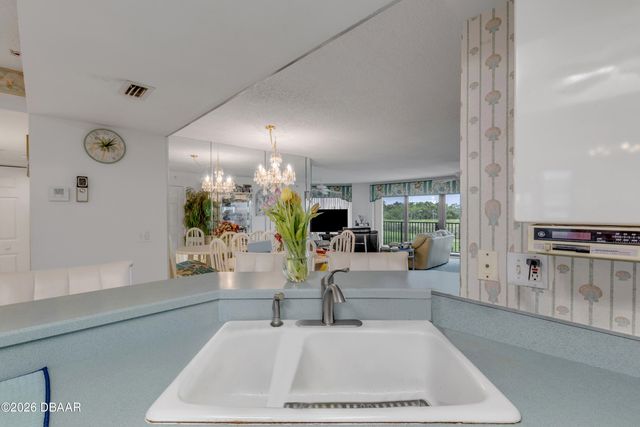 2700 N Peninsula Ave Apt 211, New Smyrna Beach, FL 32169