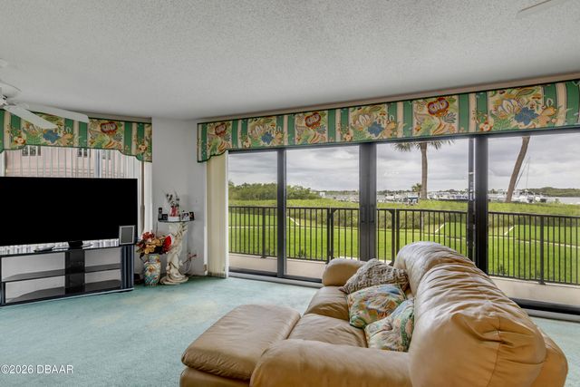 2700 N Peninsula Ave Apt 211, New Smyrna Beach, FL 32169