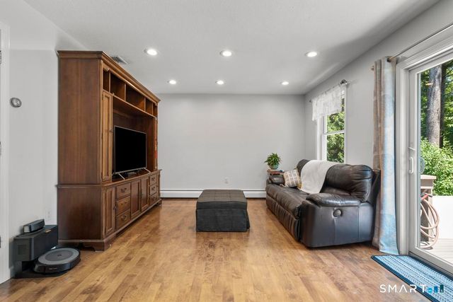 2 Brickham Way, Burlington, CT 06013