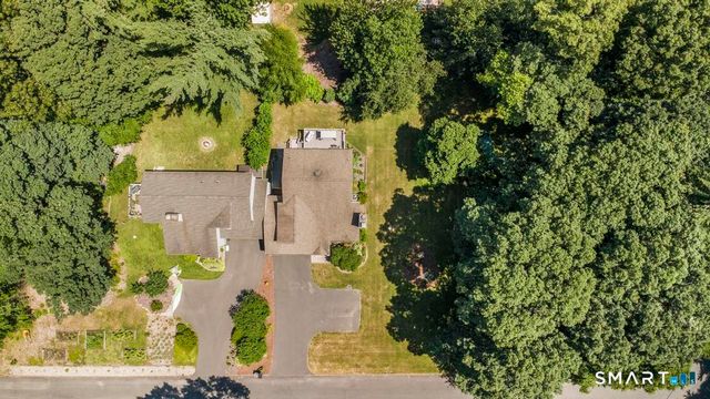 2 Brickham Way, Burlington, CT 06013