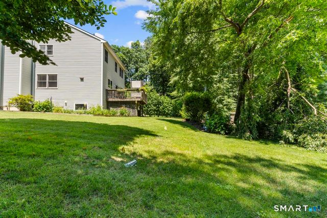 2 Brickham Way, Burlington, CT 06013