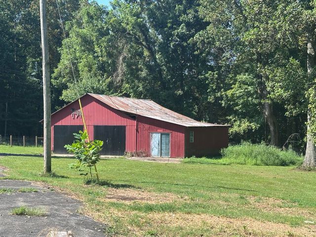 1865 Blair School Road, Russell Springs, KY 42642