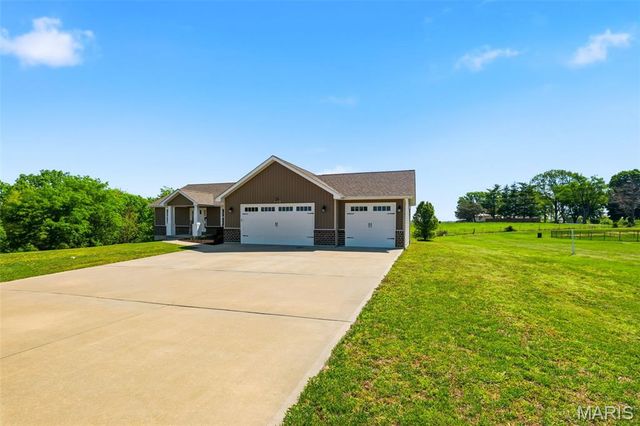 150 Moore Estates Drive, Troy, MO 63379