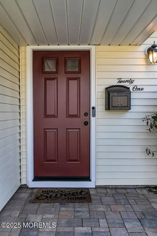 21 Hemlock Street, Hazlet, NJ 07730