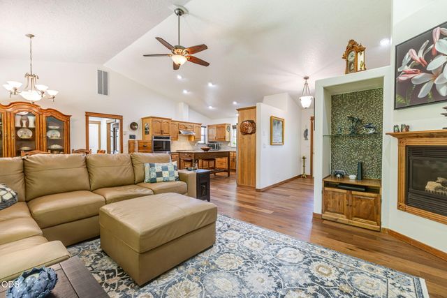 3350 NE Stonebrook Loop, Bend, OR 97701