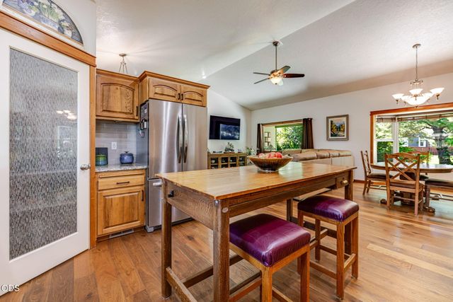 3350 NE Stonebrook Loop, Bend, OR 97701