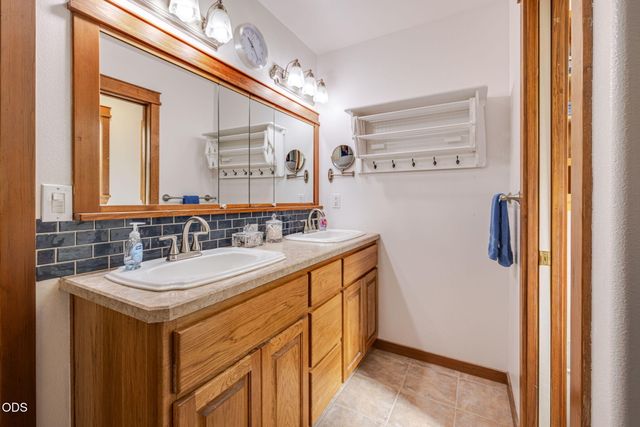 3350 NE Stonebrook Loop, Bend, OR 97701