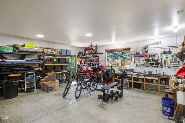 3350 NE Stonebrook Loop, Bend, OR 97701