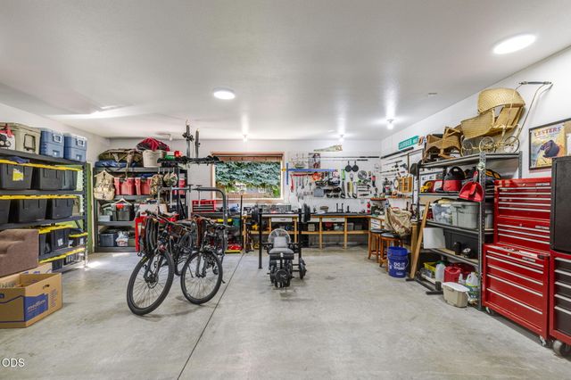 3350 NE Stonebrook Loop, Bend, OR 97701
