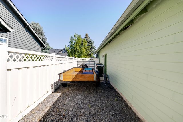 3350 NE Stonebrook Loop, Bend, OR 97701
