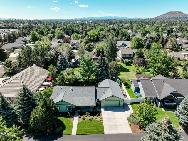 3350 NE Stonebrook Loop, Bend, OR 97701