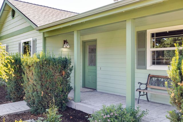3350 NE Stonebrook Loop, Bend, OR 97701