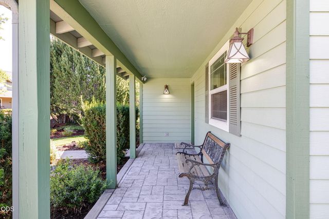 3350 NE Stonebrook Loop, Bend, OR 97701