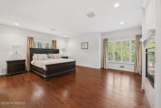 1 Cherokee Court, Morganville, NJ 07751