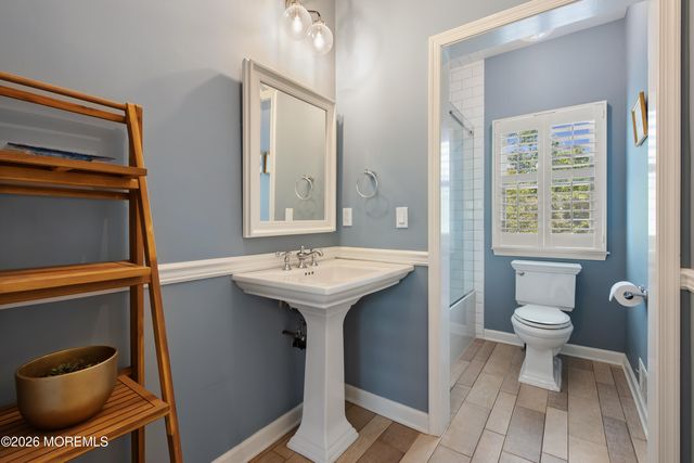 1 Cherokee Court, Morganville, NJ 07751