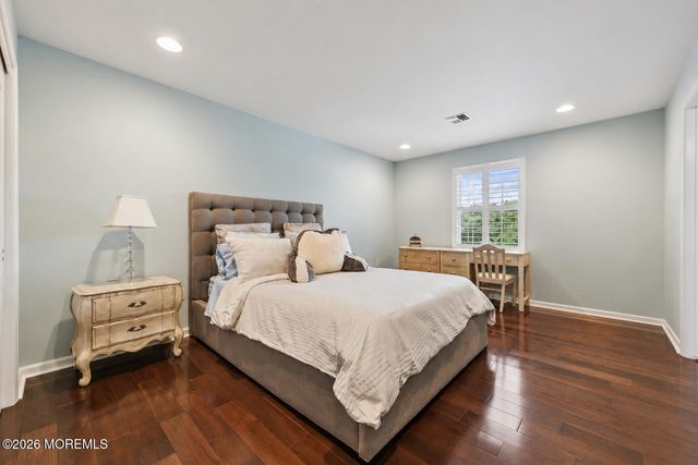 1 Cherokee Court, Morganville, NJ 07751