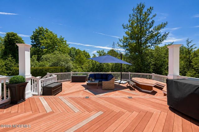 1 Cherokee Court, Morganville, NJ 07751