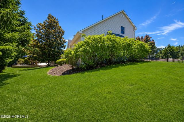 1 Cherokee Court, Morganville, NJ 07751