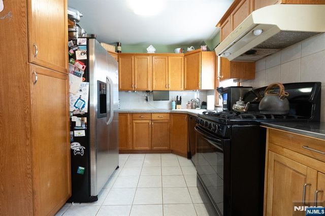 3 6th, Wanaque, NJ 07420