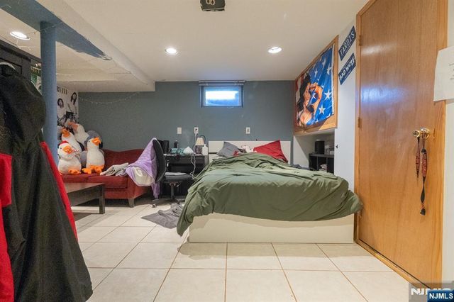 3 6th, Wanaque, NJ 07420