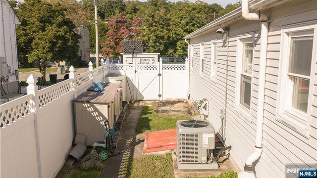 3 6th, Wanaque, NJ 07420