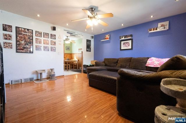 3 6th, Wanaque, NJ 07420