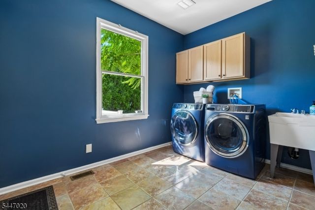 7 Coggins Ln, West Orange Twp., NJ 07052