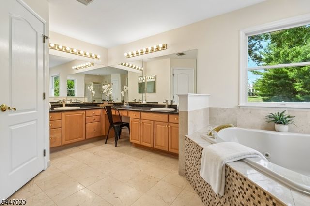 7 Coggins Ln, West Orange Twp., NJ 07052