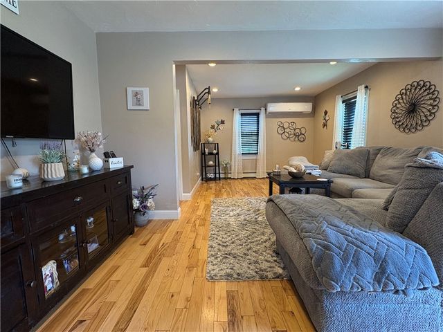 92 Irons Avenue, Johnston, RI 02919