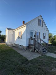 92 Irons Avenue, Johnston, RI 02919