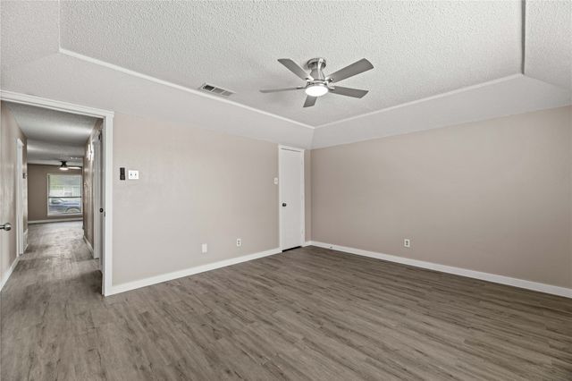 1517 Trinity View Street, Irving, TX 75060