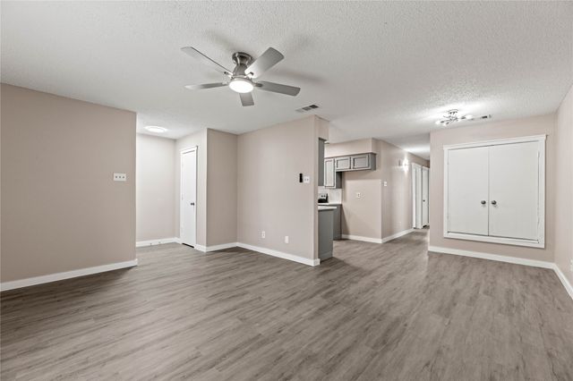 1517 Trinity View Street, Irving, TX 75060