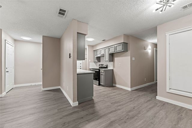 1517 Trinity View Street, Irving, TX 75060