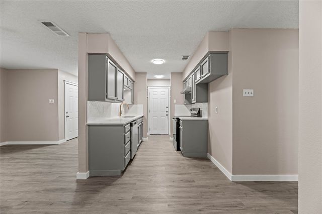 1517 Trinity View Street, Irving, TX 75060