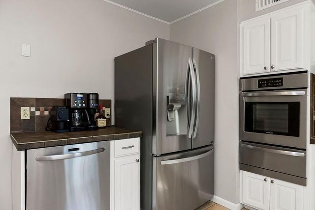 7122 Maple Street, Overland Park, KS 66204