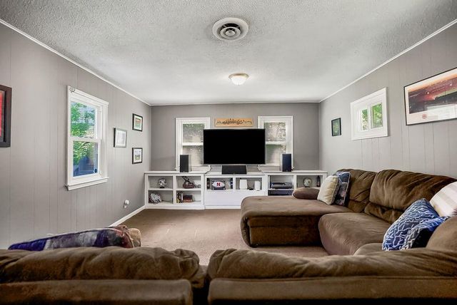 7122 Maple Street, Overland Park, KS 66204