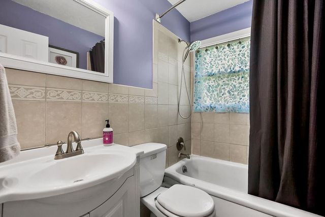 7122 Maple Street, Overland Park, KS 66204