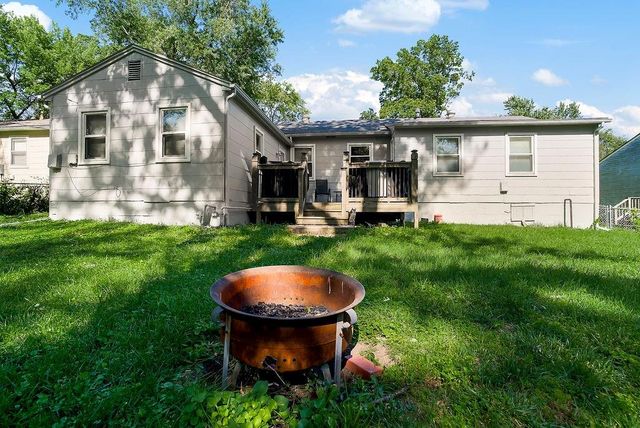 7122 Maple Street, Overland Park, KS 66204