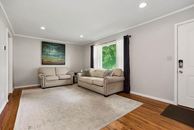 7122 Maple Street, Overland Park, KS 66204