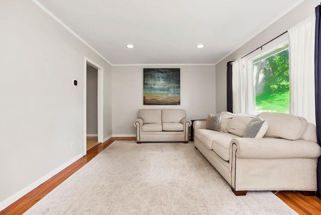 7122 Maple Street, Overland Park, KS 66204