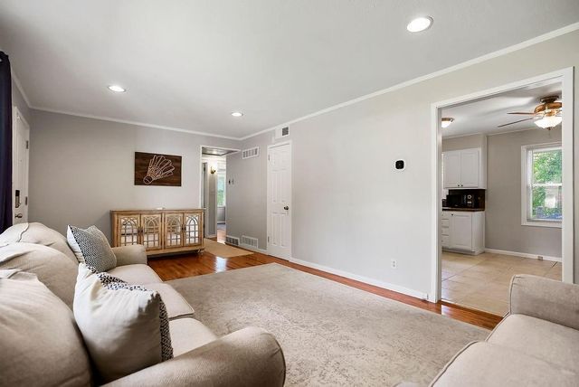 7122 Maple Street, Overland Park, KS 66204