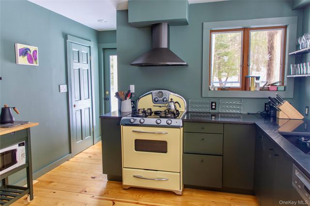 37 Williams Road, Red Hook, NY 12571