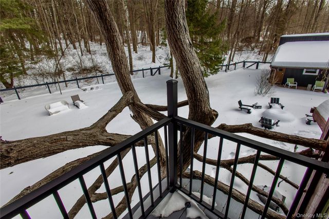 37 Williams Road, Red Hook, NY 12571