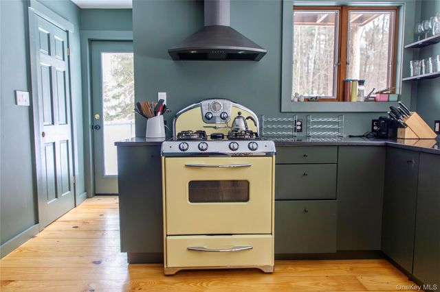 37 Williams Road, Red Hook, NY 12571