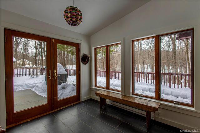 37 Williams Road, Red Hook, NY 12571